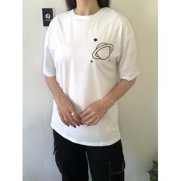 تيشيرت زحل ابيض