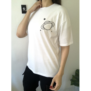 تيشيرت زحل ابيض