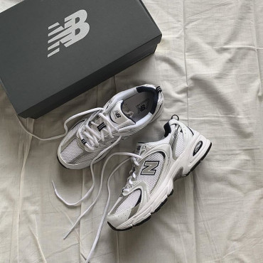 New Balance نيلي