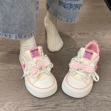 حذاء فيونكة 